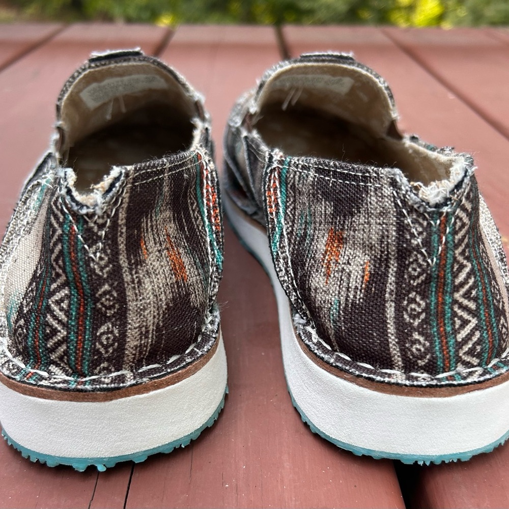 Very G Tribal Pattern Slip-Ons - Picture 8 of 12